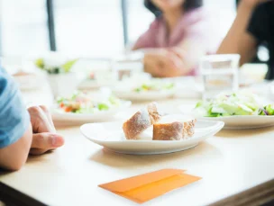 食事などで一時的に外す際に